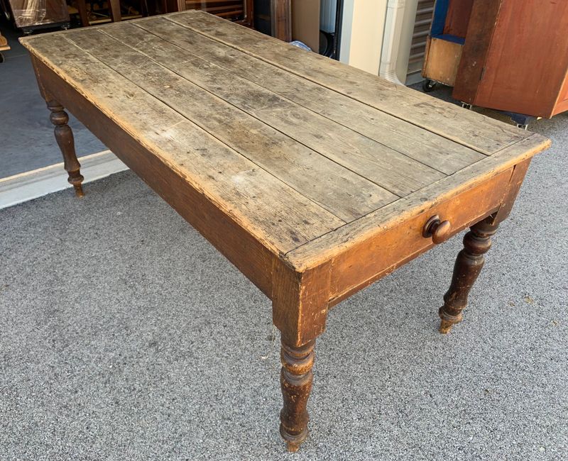 12 Wisconsin Farm Tables That Bring Everyone Together - Decor Hint Pine Plank Table