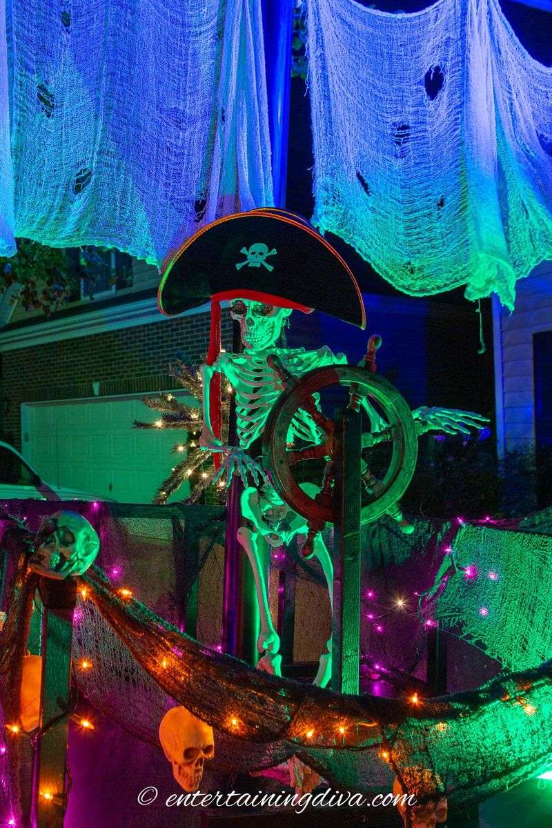 Ghostly Pirate Captains Command