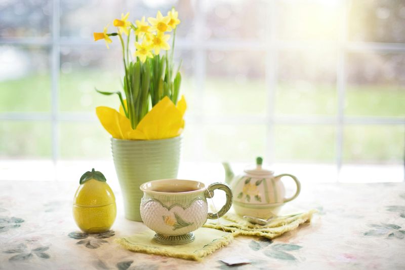 21 Simple Ways To Make Your Home Feel Cozier - Decor Hint Rotate Fresh Greenery Seasonally