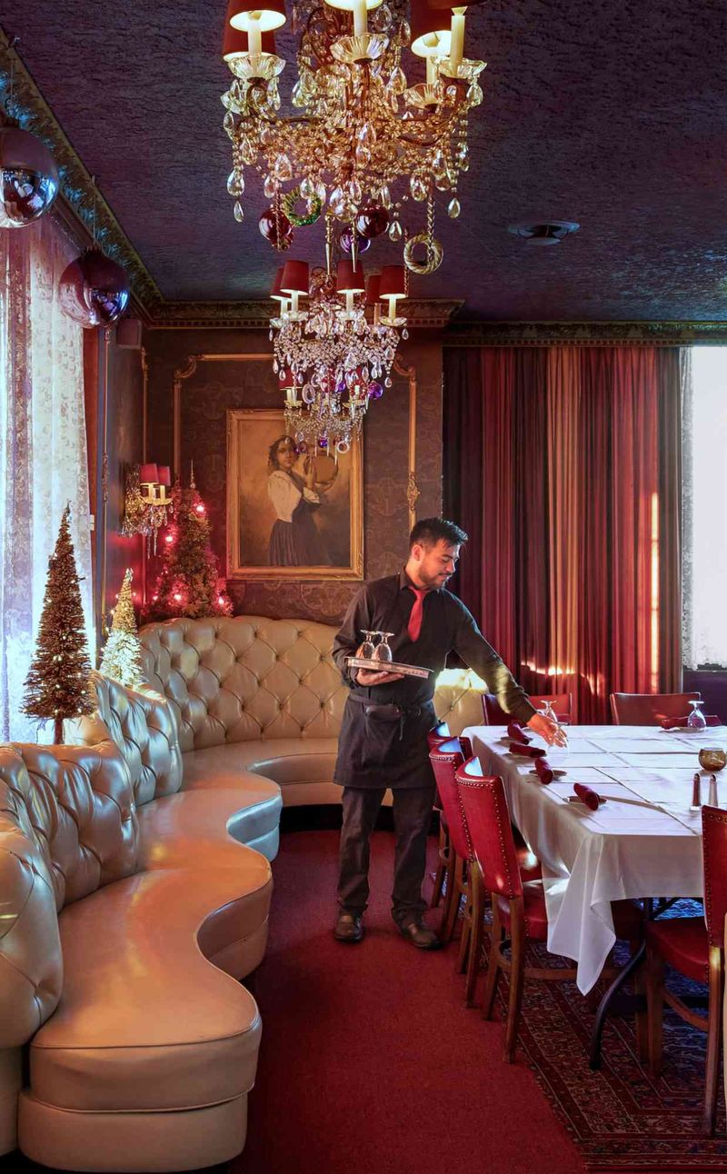 9 Wisconsin Supper Clubs That Stand The Test Of Time - Decor Hint The Chandelier Club: Elegant Throwback Dining