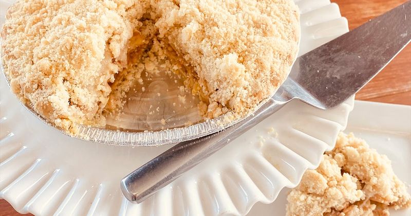 11 Must-Try Missouri Spots Serving Fresh-Baked Pie Daily - Decor Hint The Blue Owl's Columbia Outpost:Apple Crumb Pie Paradise
