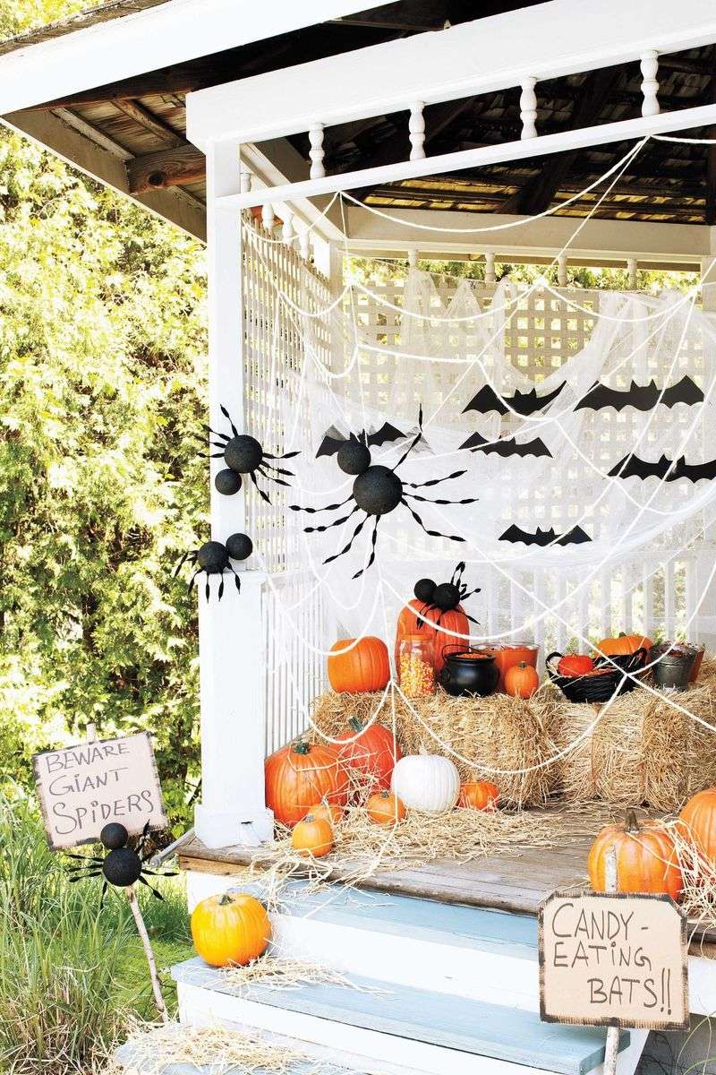 Nautical Ghost Nets Ensnare Porches