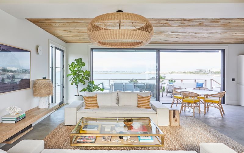 12 Malibu Beachfront Homes With Light And Breezy Coastal Vibes - Decor Hint Hamptons-Meets-Malibu Hybrid