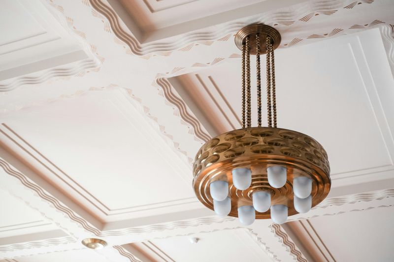 8 Classic Furniture Styles Seeing A Modern Revival - Decor Hint Art Deco Glamour