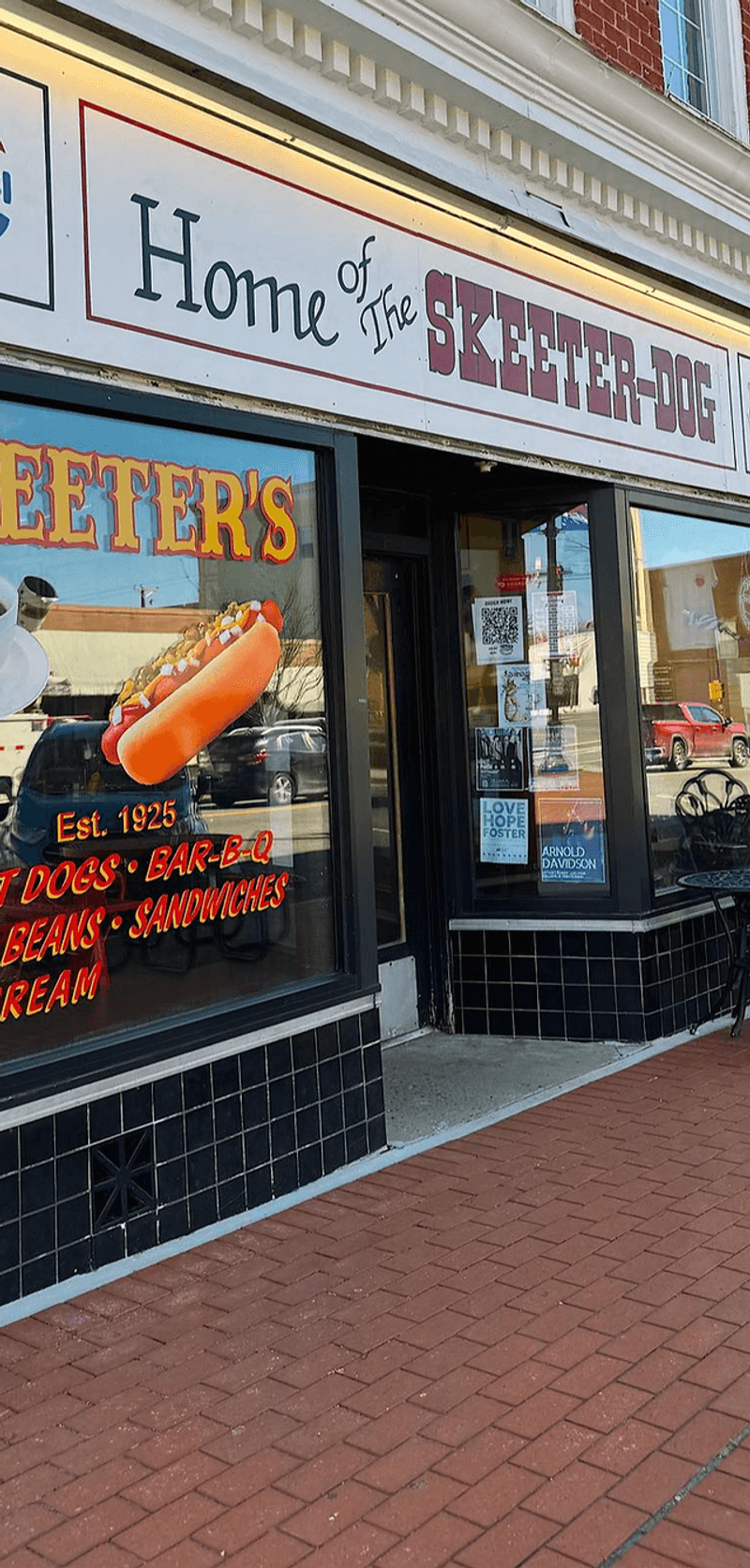 10 Georgia Hot Dog Spots Sticking To Tradition - Decor Hint Skeeter's Dogs & More
