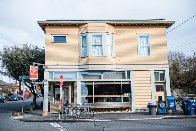 Lighthouse Roasters: The Old-School Artisan