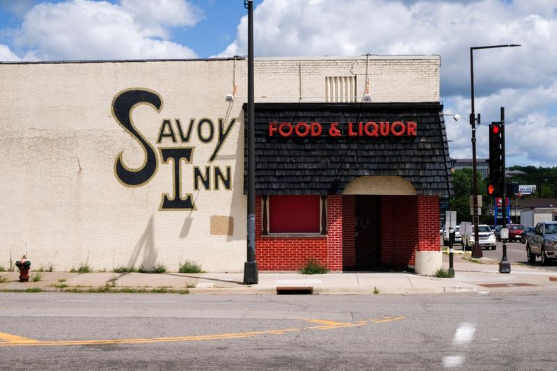 Minnesota Winters, St. Paul Slices: 10 Pizza Parlors Locals Love - Decor Hint Red's Savoy Pizza: The OG Dive With Attitude
