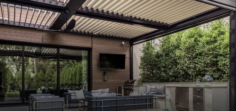 11 Arizona Patio Shade Ideas That Beat The Heat Fast - Decor Hint Pergolas With Adjustable Louvers