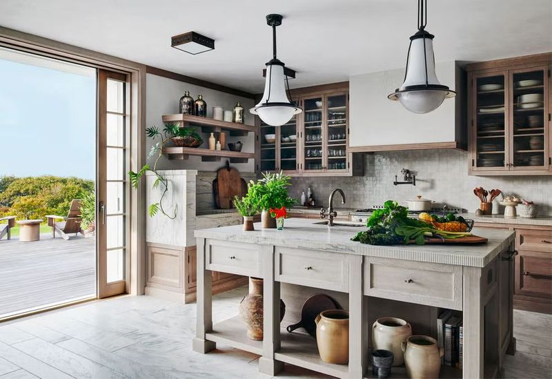 12 Texas Farmhouse Kitchens That Still Feel Fresh In 2025 - Decor Hint Oversized Islands With Furniture-Like Details