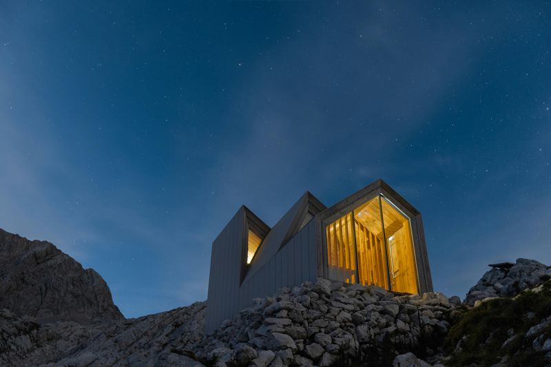 High-Altitude Minimalist Cabins