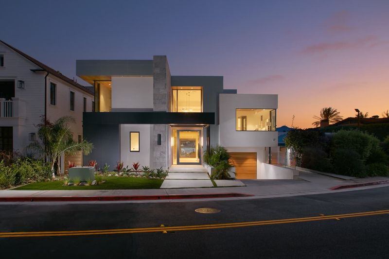 8 California Beach Houses That Capture Classic Coastal Living - Decor Hint Newport Beach Contemporary