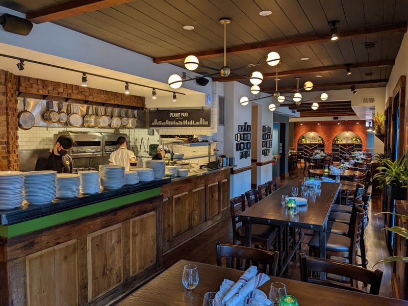IL Mio's Suburban Sophistication