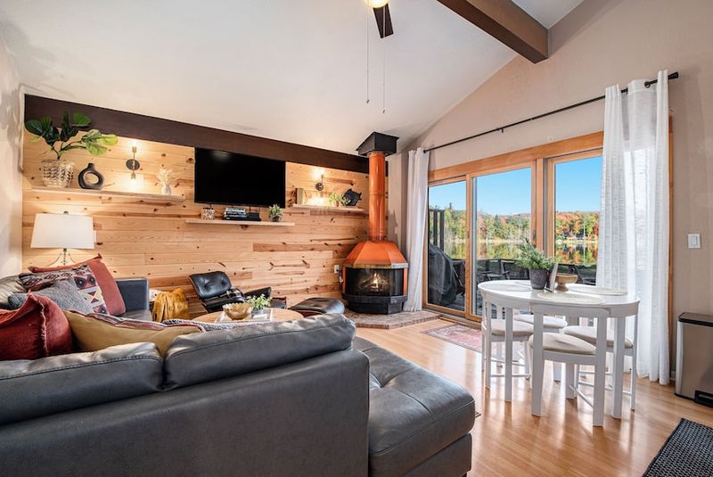 7 Michigan Lake House Color Palettes That Never Fail - Decor Hint Autumn Reflection
