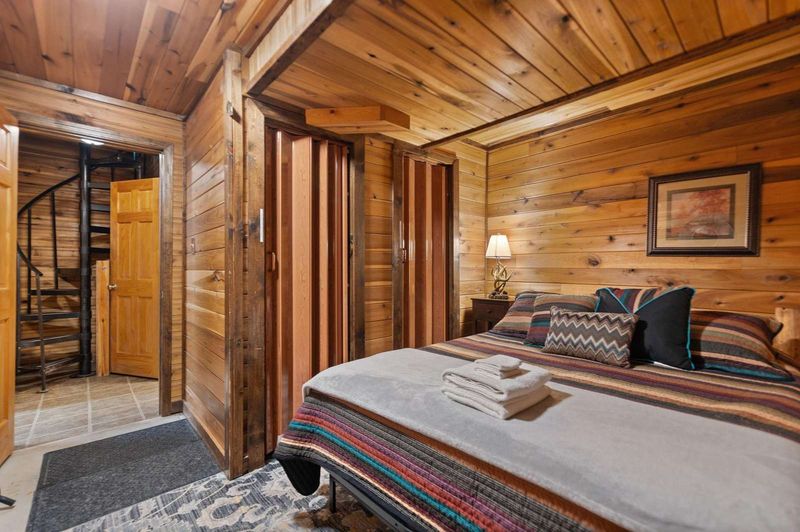 Henderson's River Valley Retreat