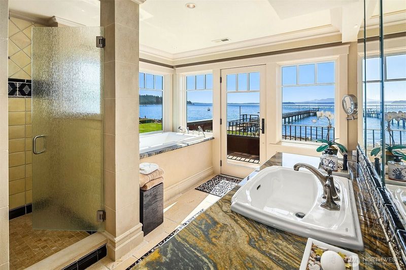 Whidbey Island Coastal Cabin Bathroom