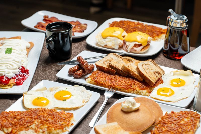 BJ's Restaurant, The Dells' Hidden Morning Treasure