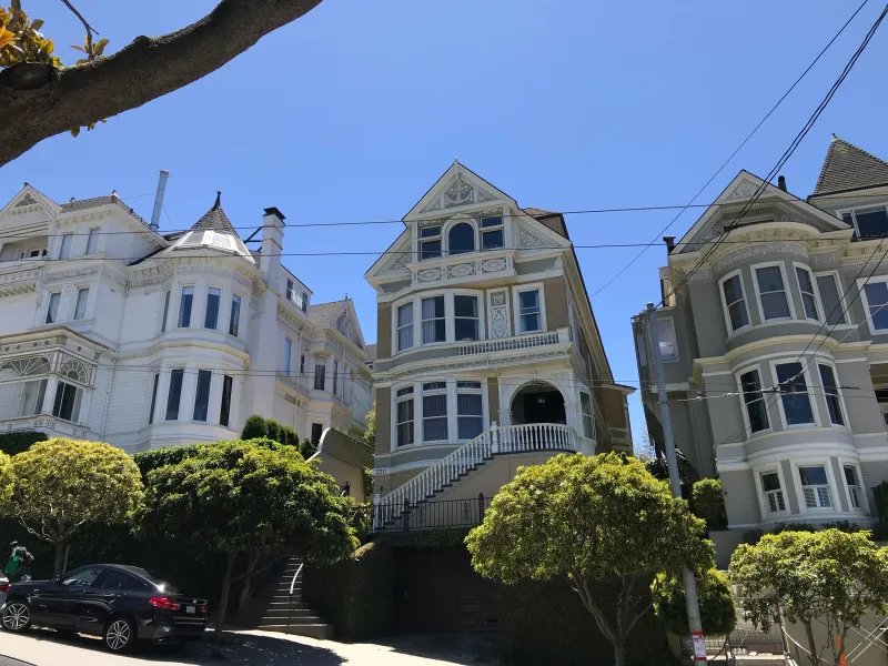 9 San Francisco Victorian Homes Featuring Beloved Historic Details - Decor Hint Party Of Five House – Pacific Heights