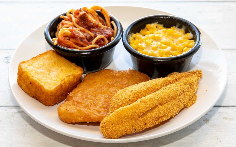 12 Iowa Buffets Where Fried Chicken Still Tastes Like Grandma's - Decor Hint SugaPeach Chicken & Fish Fry – North Liberty