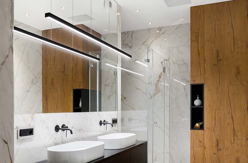 Utah Cabin Bathrooms That Maximize Small Spaces - Decor Hint Minimalist Lighting To Reduce Clutter