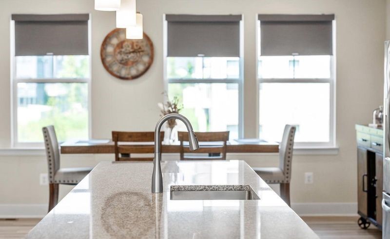 Multi-Level Luxury On Chalcedony Lane