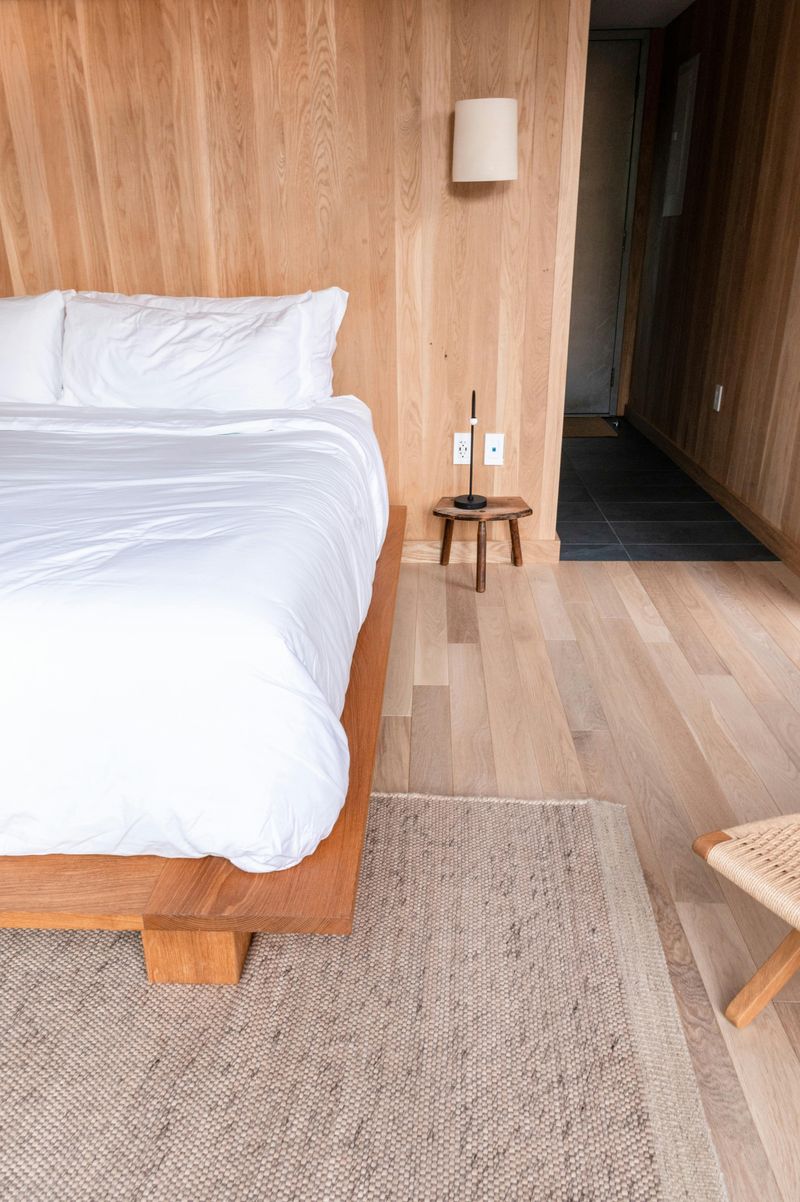 17 Simple Minimalist Bedroom Designs Focused On Calm And Simplicity - Decor Hint The Empty Corner Principle