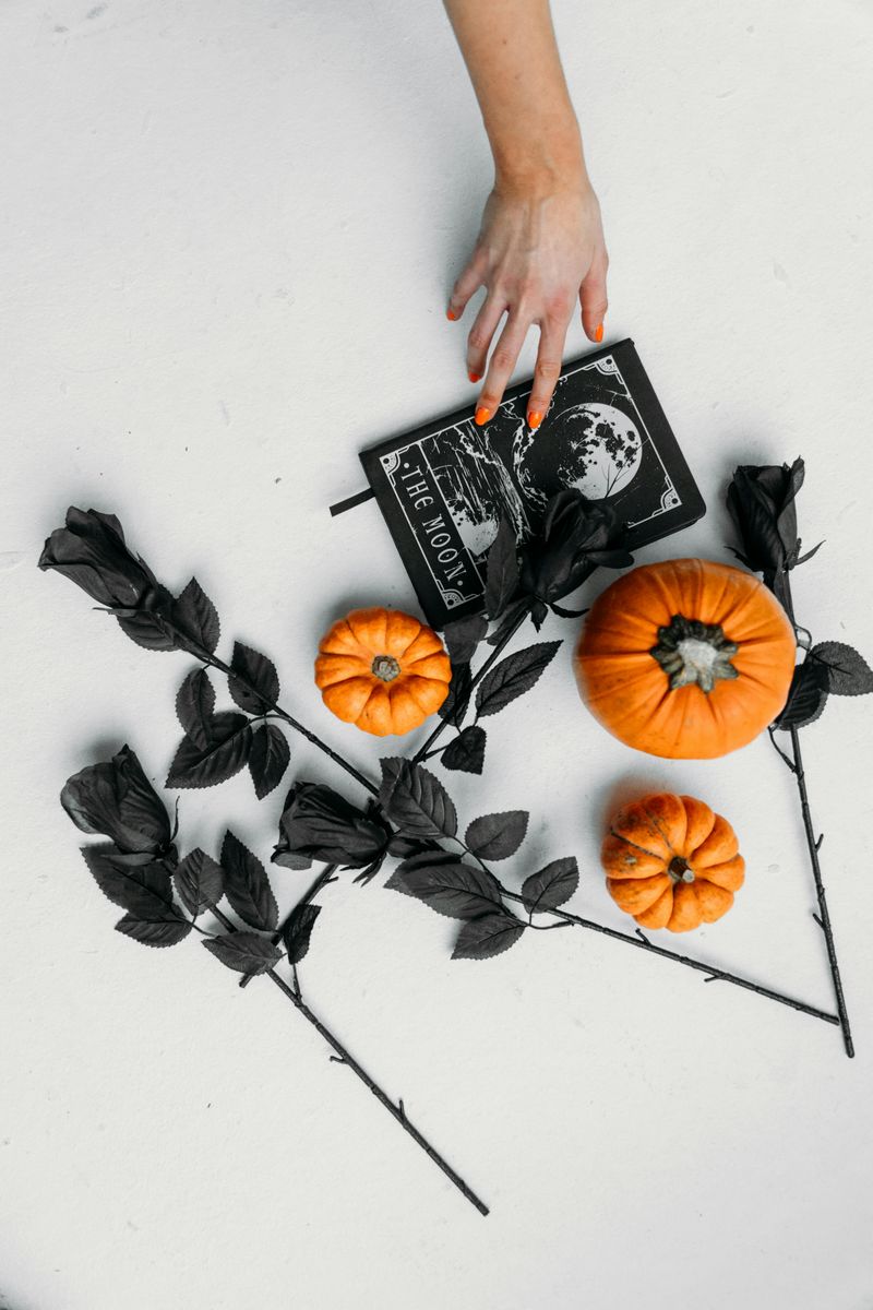 Minimalist Halloween Accents