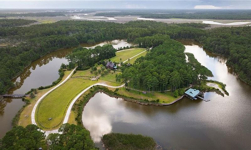 10 Reasons Why Georgia's $52.5M Island Is At The Top Of The Luxury Market - Decor Hint Living History