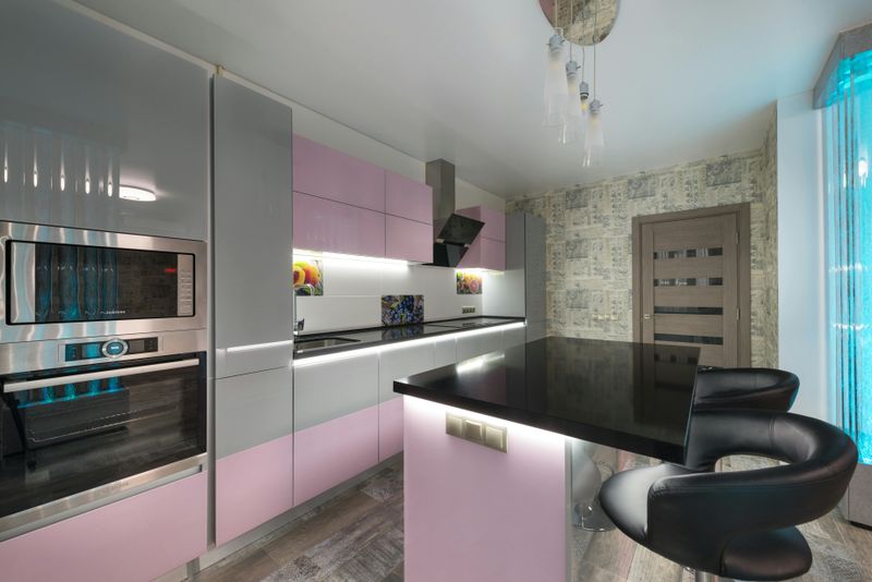 Lacquered Furniture Finishes