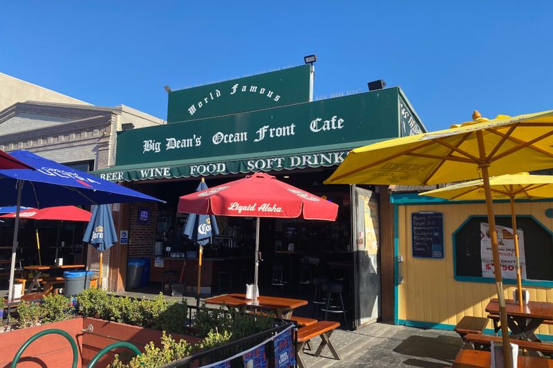 Burgers By The Beach In 12 Oceanfront Joints Along California's PCH - Decor Hint Big Dean's Ocean Front Café