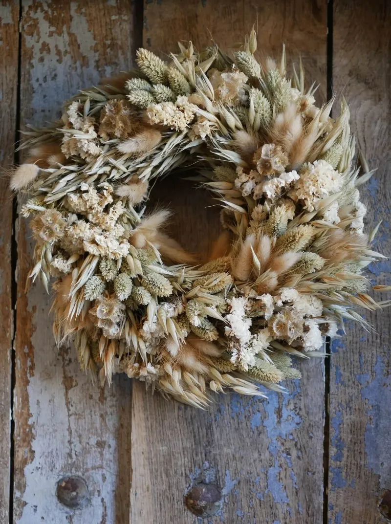 Autumn-Inspired Wreaths With Dried Flowers