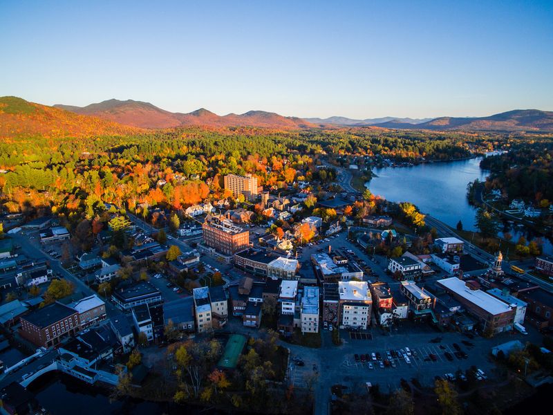 10 Charming New York Villages Ideal For A Weekend Getaway - Decor Hint Saranac Lake – Adirondacks
