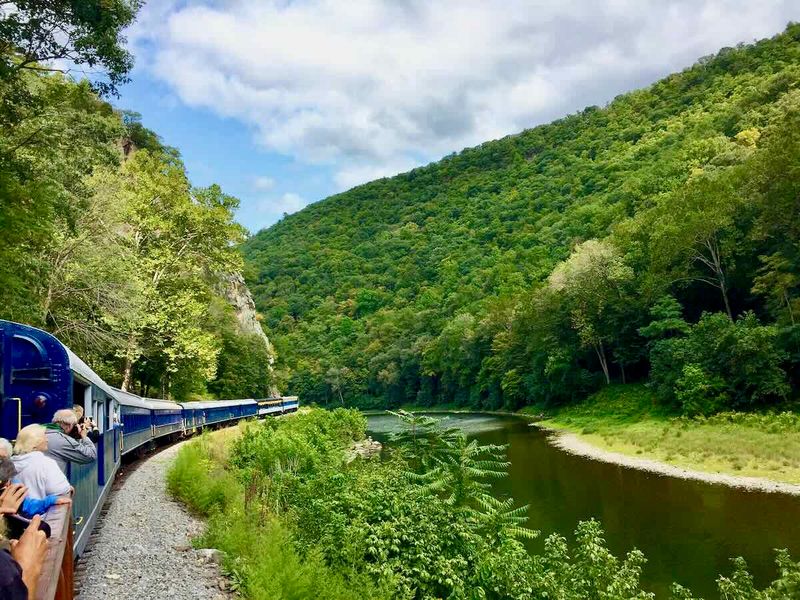 Potomac Eagle Scenic Railroad