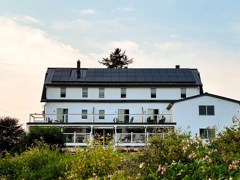 19 Historic Coastal Cottages That Define Maine's Charm - Decor Hint Craignair Inn – Spruce Head's Granite Heritage