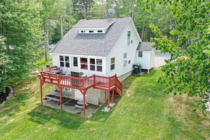 7 Maine Coastal Cabins With Décor That Smells Like Salt Air - Decor Hint Victoria Cottage's Lakeside Warmth