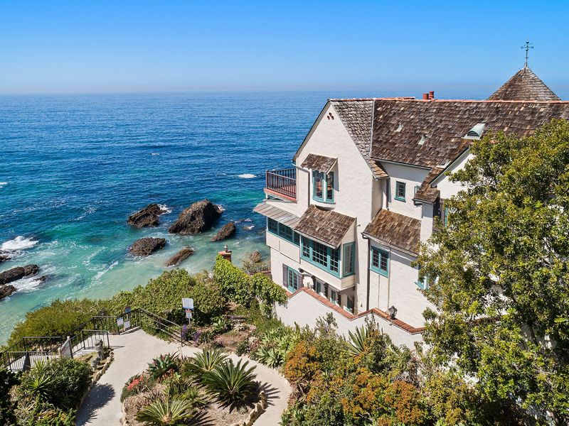 8 California Beach Houses That Capture Classic Coastal Living - Decor Hint Laguna Beach Craftsman