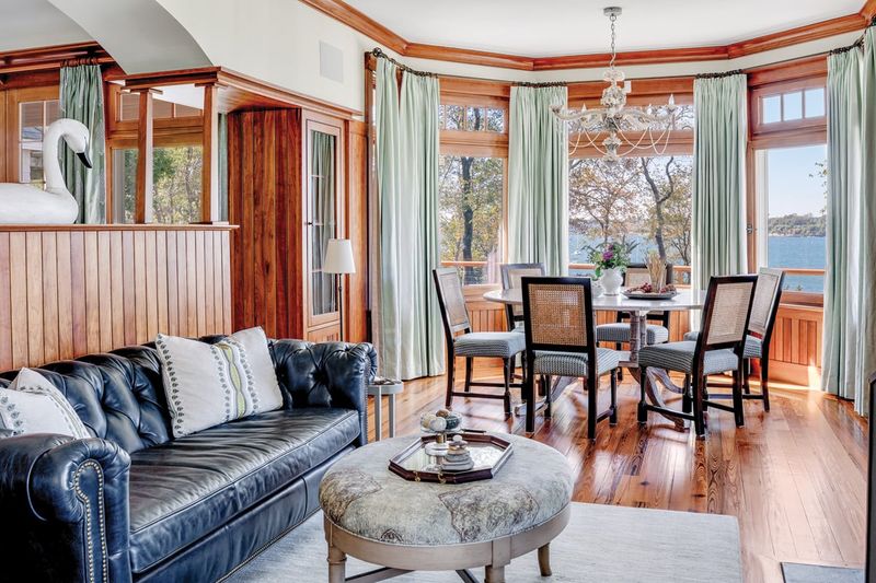 Jamestown Seaside Cottage