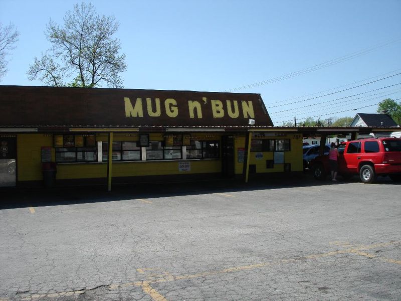11 Mom-And-Pop Diners In Indiana That Always Hit The Spot - Decor Hint Mug-n-Bun Drive-In (Speedway, IN)