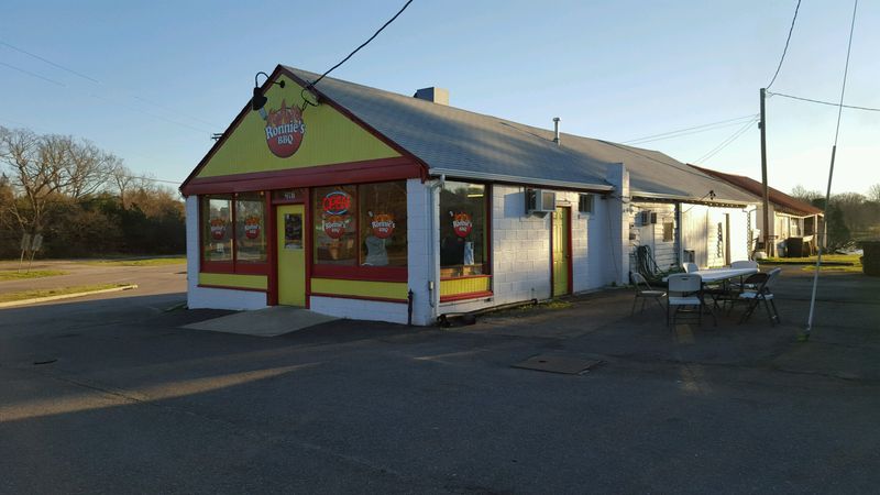 The Original Ronnie's BBQ: No-Frills Neighborhood Classic
