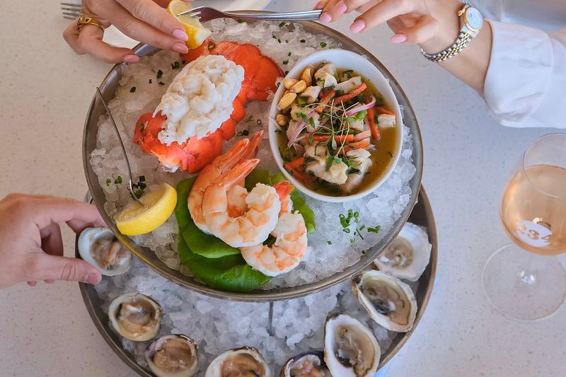 5 Irresistible Reasons This Florida Oyster Bar Draws Visitors From Across The State - Decor Hint Family Recipes Passed Down Generations