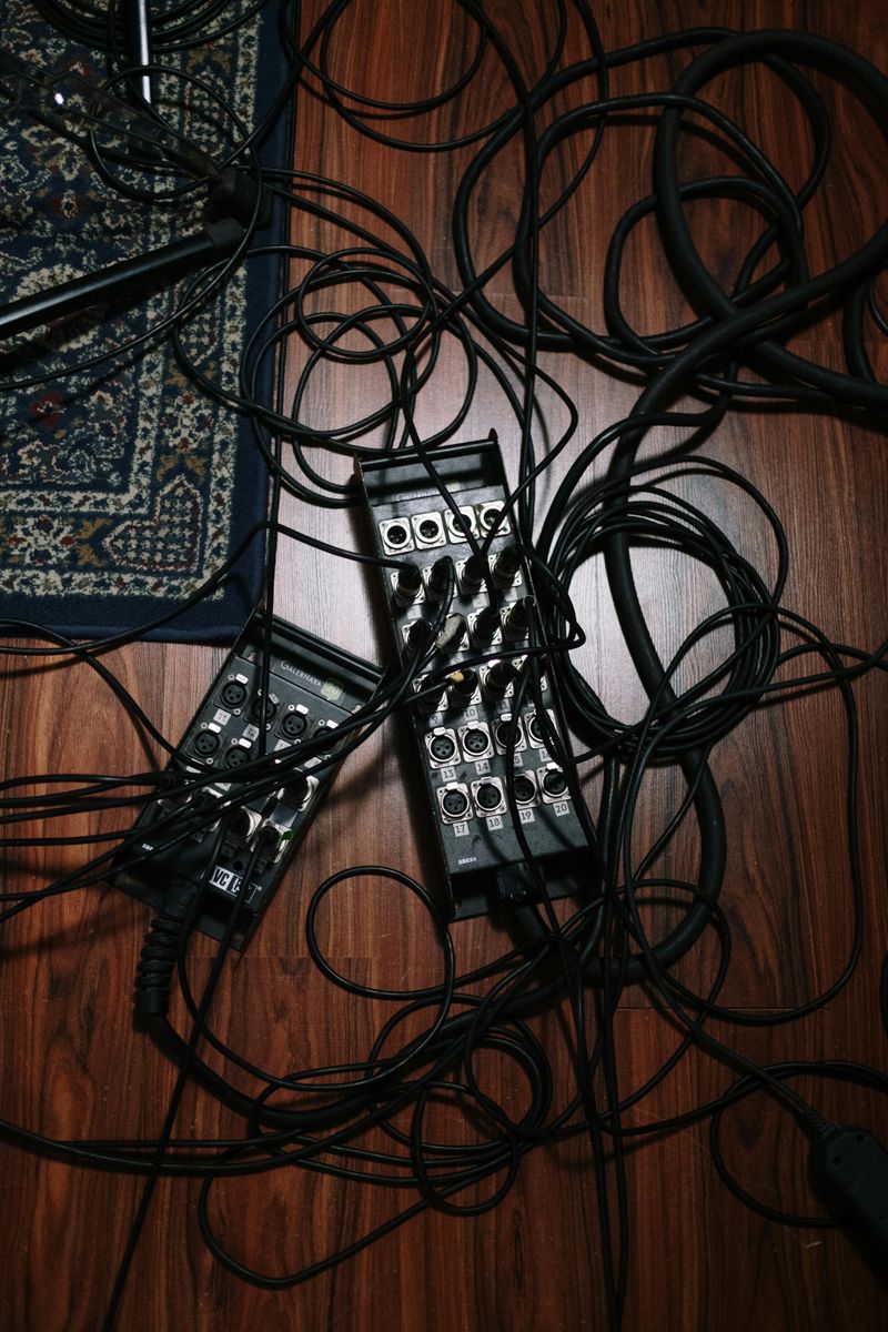 6 Things I'm Challenging Myself To Declutter This September And Why It Matters - Decor Hint Tangled Or Obsolete Electronics And Cords