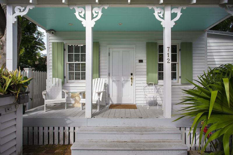 12 Key West Cottages With Tropical Charm That Buyers Love - Decor Hint Cigar Makers' Cottages