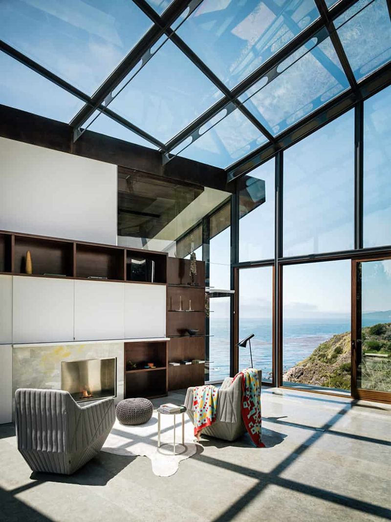 9 Hawaii Coastal Homes With Breezy Island Charm - Decor Hint Glass-Walled Cliff House