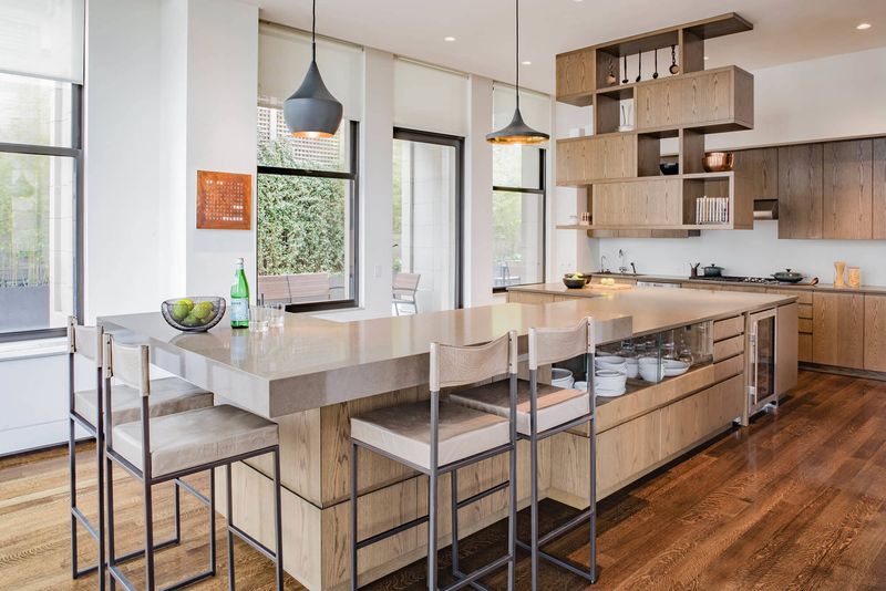 12 Texas Ranch Kitchens Great For Weekend Entertaining - Decor Hint Expansive Kitchen Islands With Seating