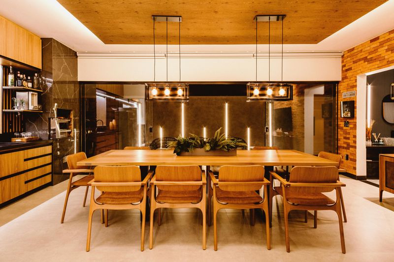 Mid-Century Modern Furniture Pieces