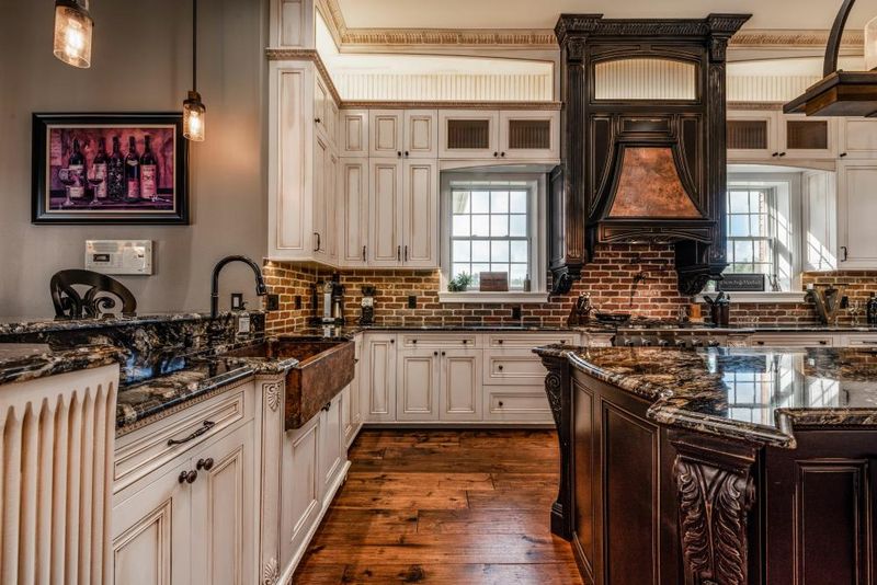 12 Texas Farmhouse Kitchens That Still Feel Fresh In 2025 - Decor Hint Statement Range Hoods That Command Attention