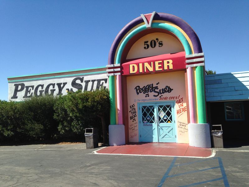 16 California Drive-Ins Where Classic Carhop Charm Still Thrives - Decor Hint Peggy Sue's Nifty Fifties Diner - Yermo