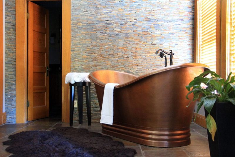 12 Vermont Cabin Bathrooms Where Winter Feels Like Retreat - Decor Hint Timber Frame Tub Sanctuary