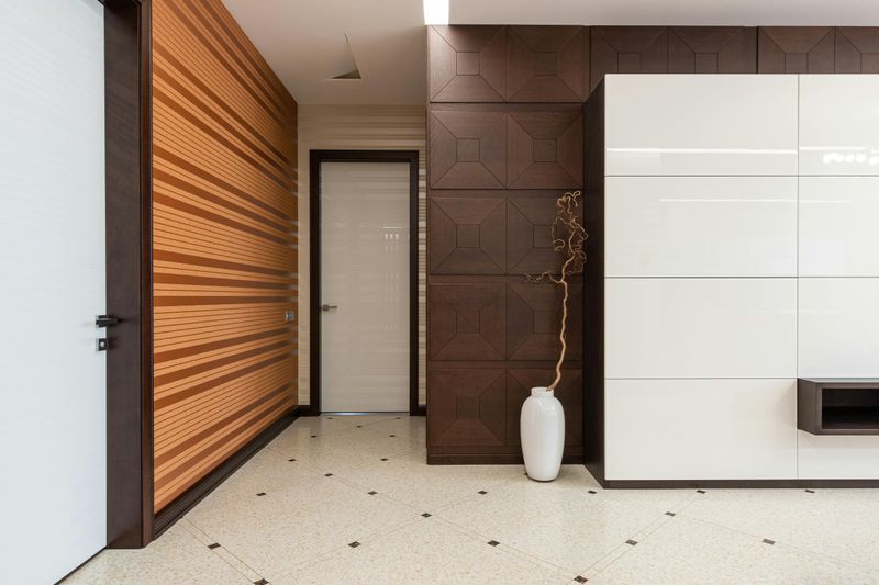 14 Simple Style Tips You Can Use To Make Your Hallway More Inviting - Decor Hint Frame Your Doorways