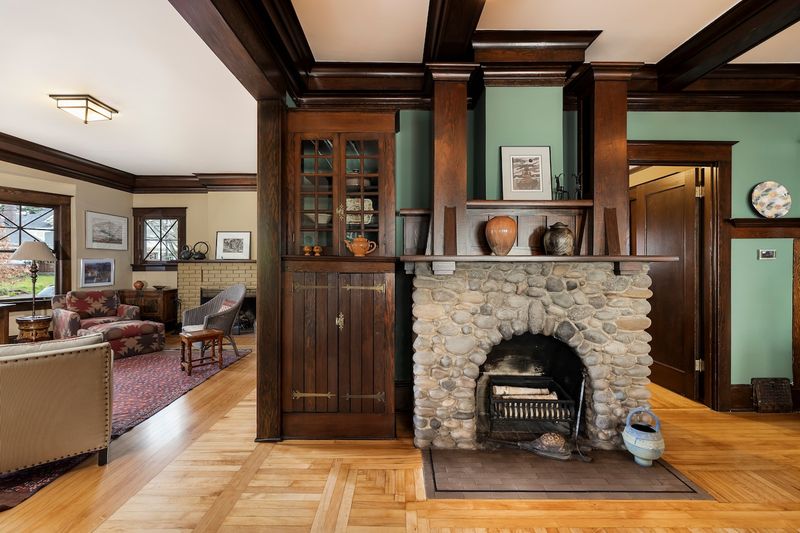 6 Portland Craftsman Homes Where Classic Design Endures - Decor Hint The Olive House - Moody Vintage Retreat