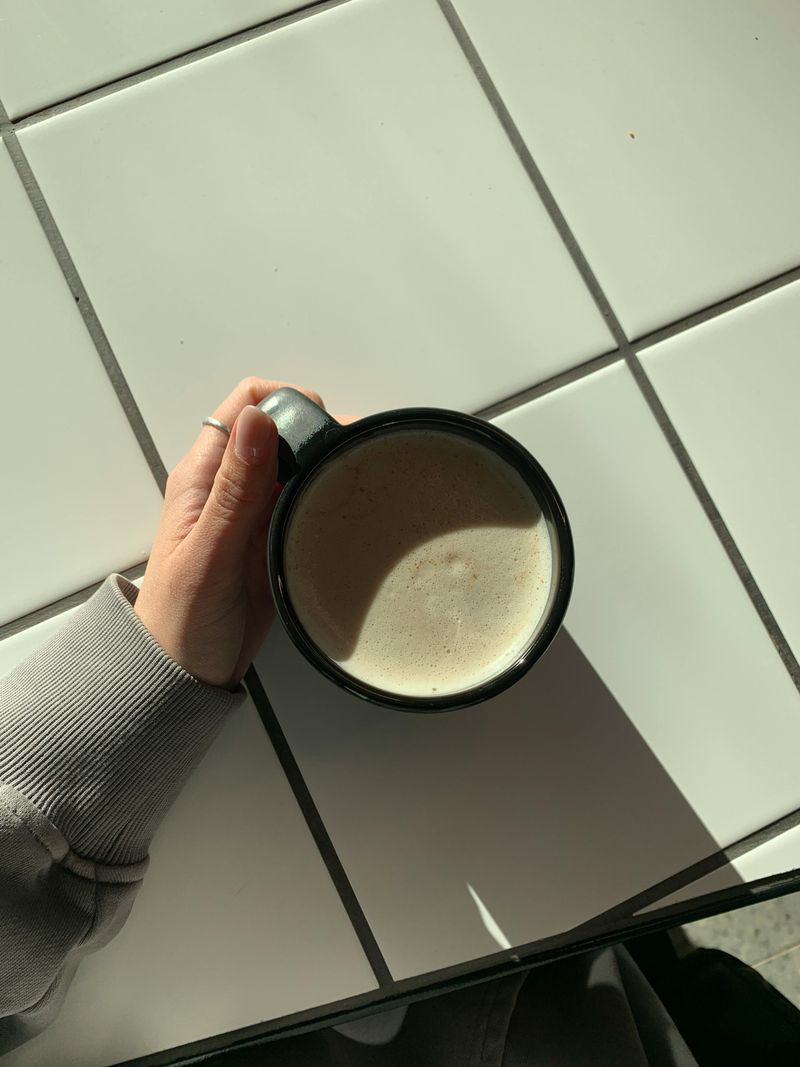 8 Ways That Might Refresh Dated Kitchen Countertops Without Full Replacement - Decor Hint Tile Overlays And Resurfacing